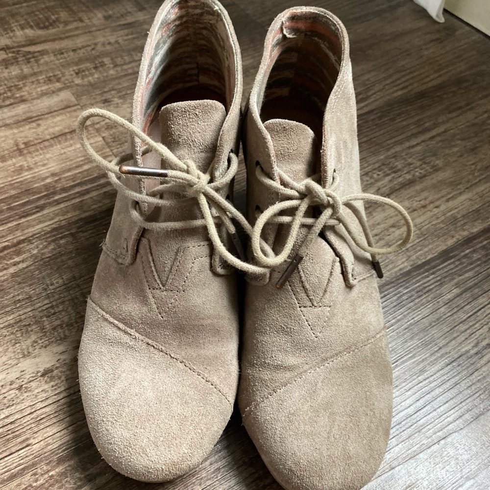 Tom’s Wedges, Size 8.5